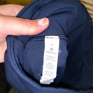 LULULEMON TRAIN TIMES NAVY BLUE!